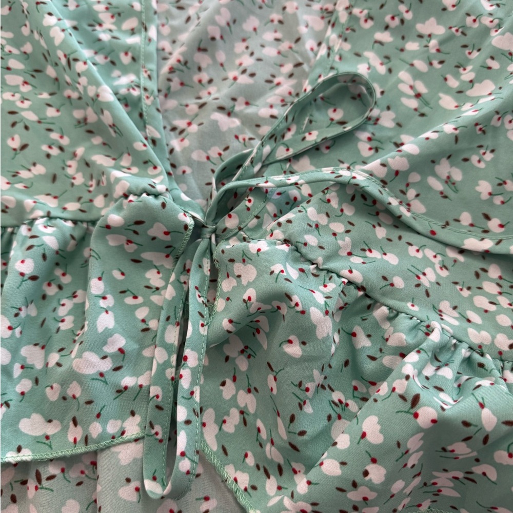 SHEIN Floral Green Ruffle Sleeve Top Size S - Picture 5 of 10